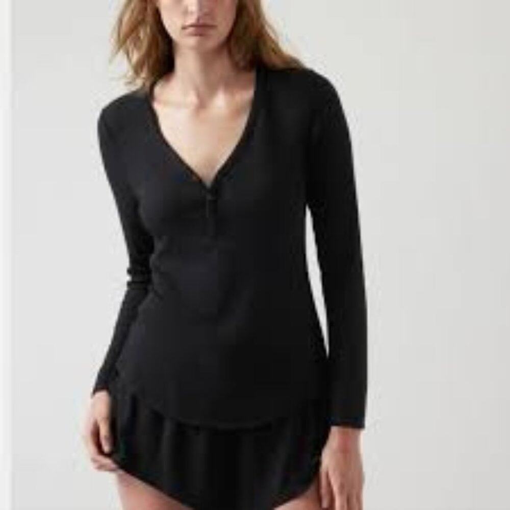 Athleta Wind Down Henley Style Long Sleeve Top Size Medium